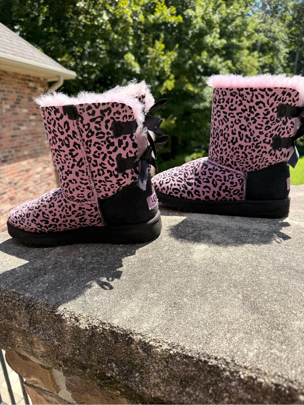UGG Australia Purple Leopard Print Boots Bows Sz 4 Shearling Lined Y2K Statement - Picture 4 of 6